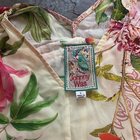 Johnny Was Los Angeles rayon V Neck Top flowy size small - Picture 2 of 8